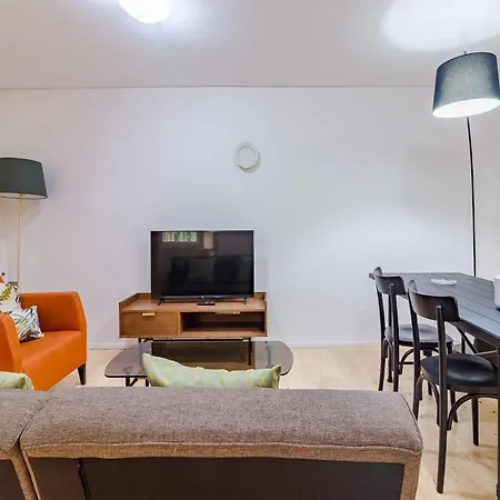 1-bedroom In Porto's Heart 포르투