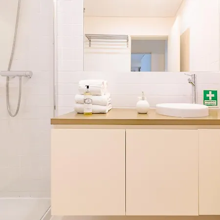 1-bedroom In Porto's Heart * 포르투