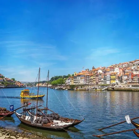 1-bedroom In Porto's Heart * 포르투