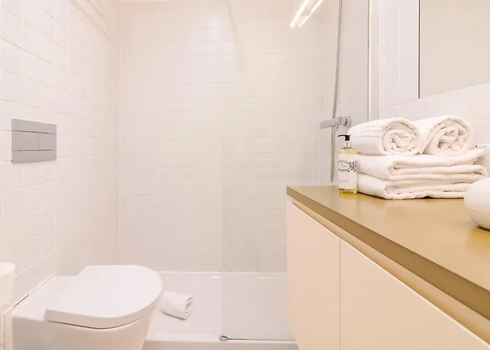 1-bedroom In Porto's Heart 아파트 *