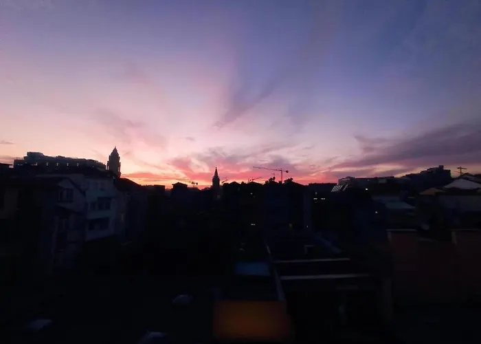 1-bedroom In Porto's Heart 포르투