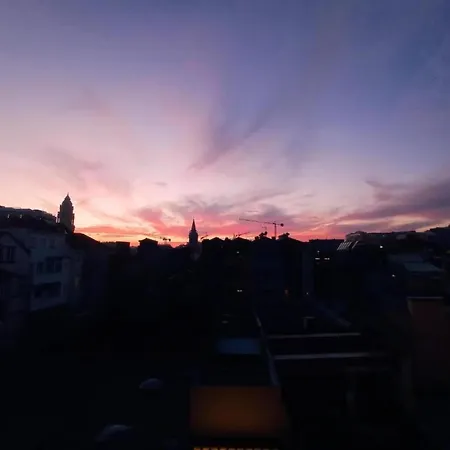 1-bedroom In Porto's Heart ポルト